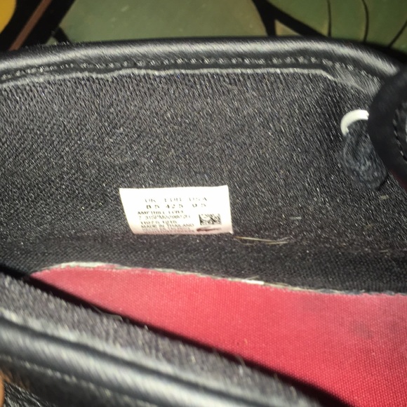 Shoes - Picture 4 of 7